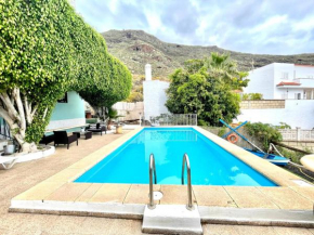Beautiful House with Wifi, private pool and unforgettable ocean view in Tenerife